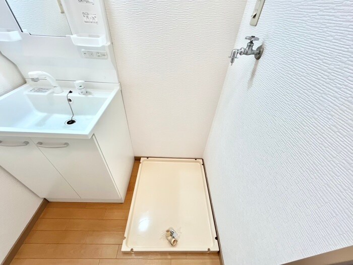 物件内観写真14　(洗濯機置場)