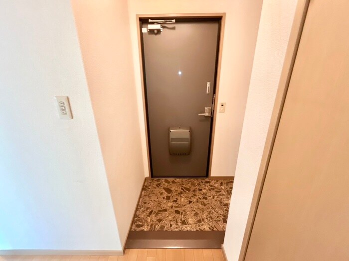 物件内観写真18　(玄関)