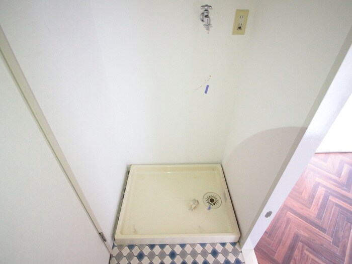 物件内観写真17　(洗濯機置場)