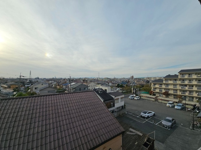 物件内観写真13　(室内からの展望)