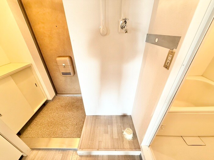 物件内観写真14　(洗濯機置場)