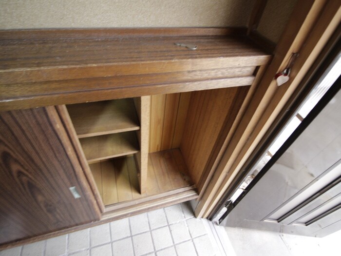 物件内観写真8　(靴箱)