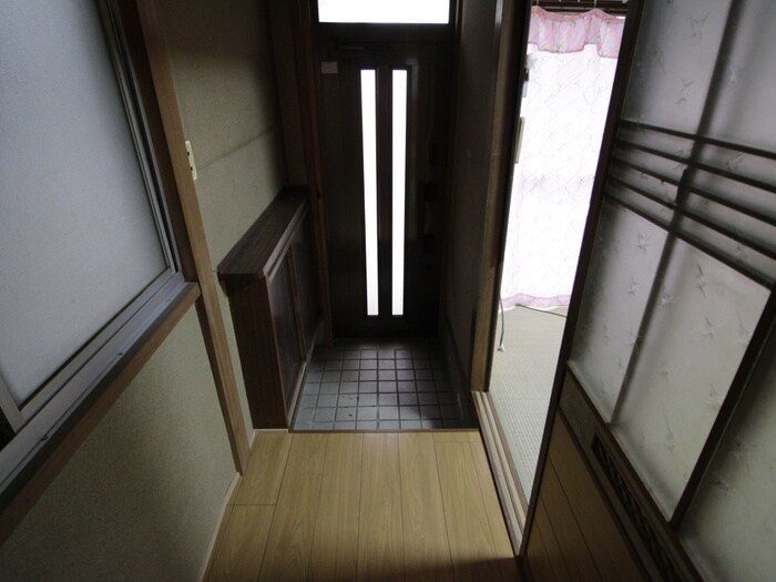 物件内観写真11　(廊下)