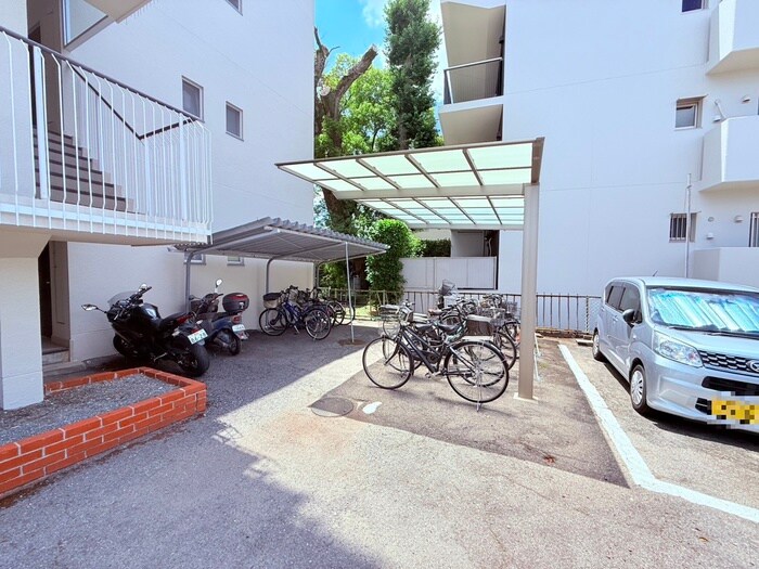 物件外観写真5　(駐輪場)