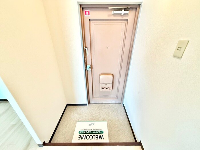 物件内観写真18　(玄関)