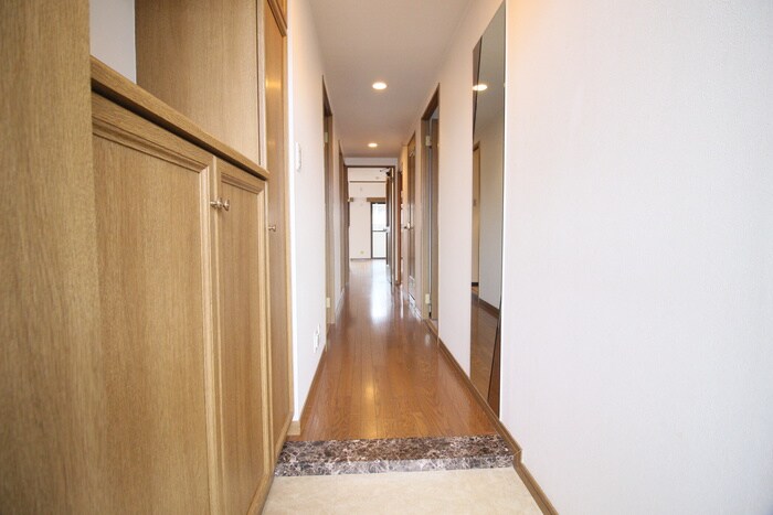 物件内観写真14　(廊下)
