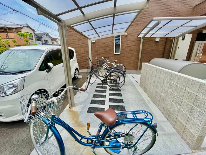 物件外観写真5　(駐輪場)
