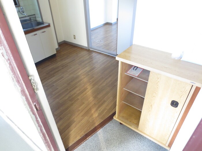 物件内観写真7　(玄関)