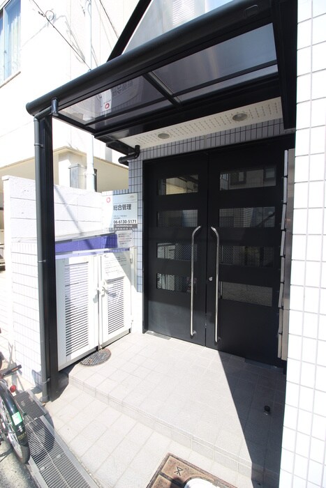 物件外観写真4　(エントランス部分)