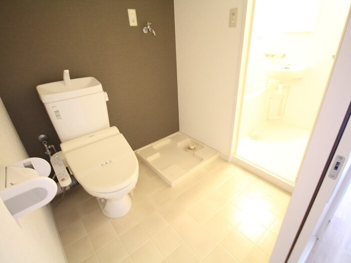 物件内観写真11　(トイレ)