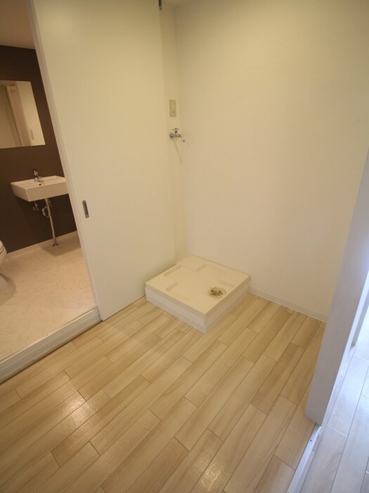 物件内観写真17　(洗濯機置場)