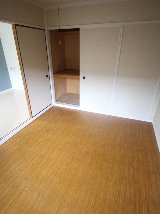 物件内観写真18　(居室)