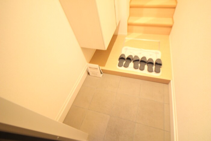 物件内観写真16　(玄関)