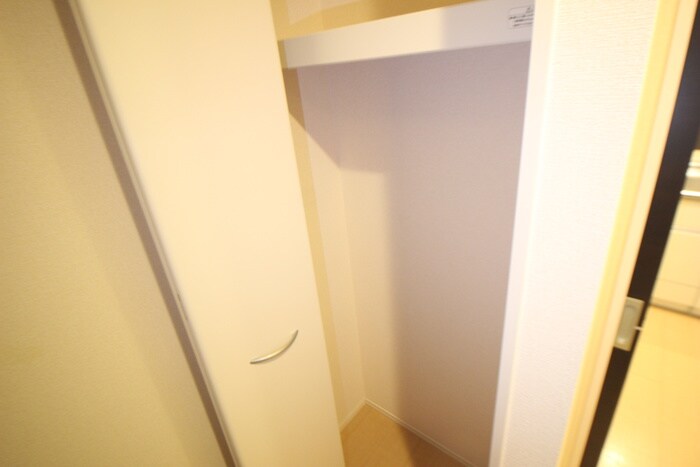 物件内観写真18　(収納)