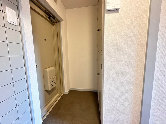 物件内観写真10　(玄関)