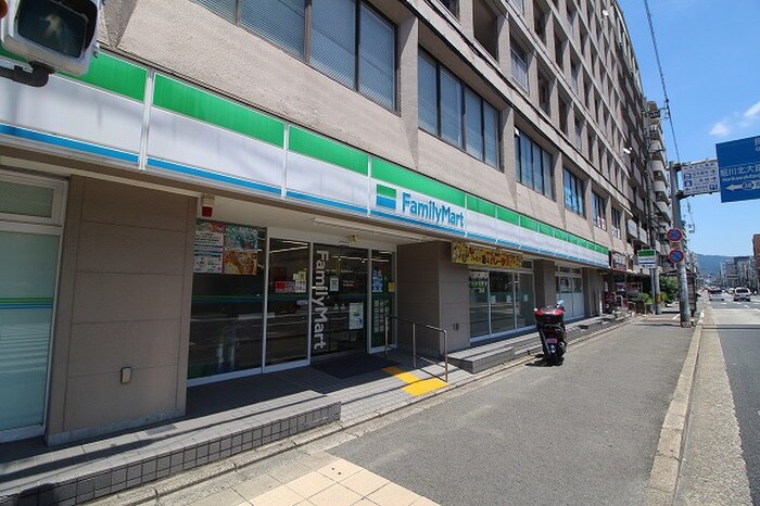 ファミリーマート丸太町猪熊店