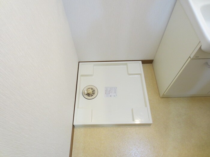 物件内観写真13　(洗濯機置場)