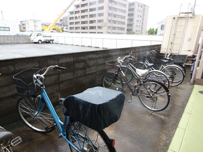 物件外観写真3　(駐輪場)