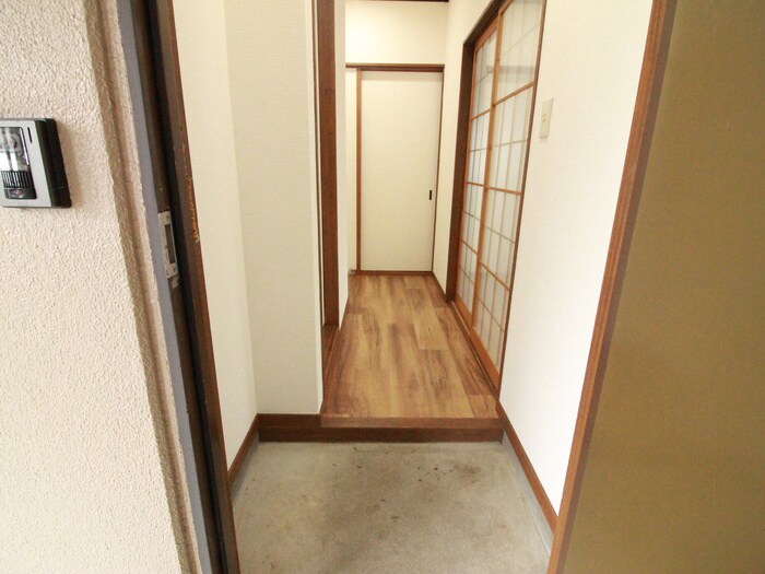 物件内観写真19　(玄関)