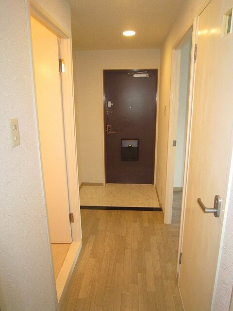 物件内観写真14　(廊下)