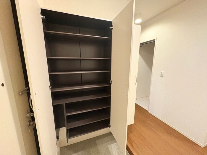 物件内観写真15　(靴箱)