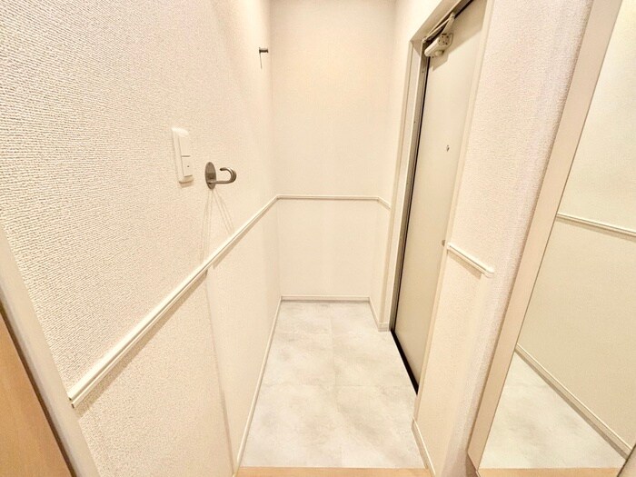 物件内観写真21　(玄関)