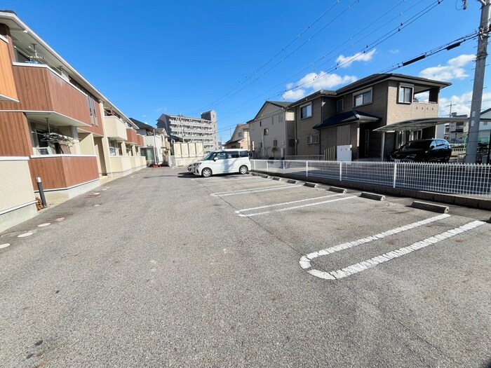 物件外観写真3　(駐車場)