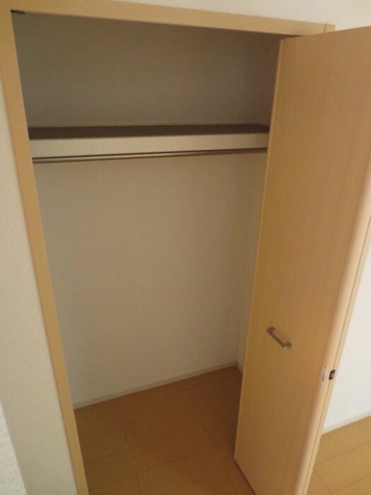 物件内観写真12　(収納)