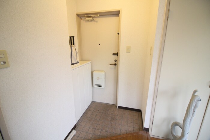 物件内観写真11　(玄関)