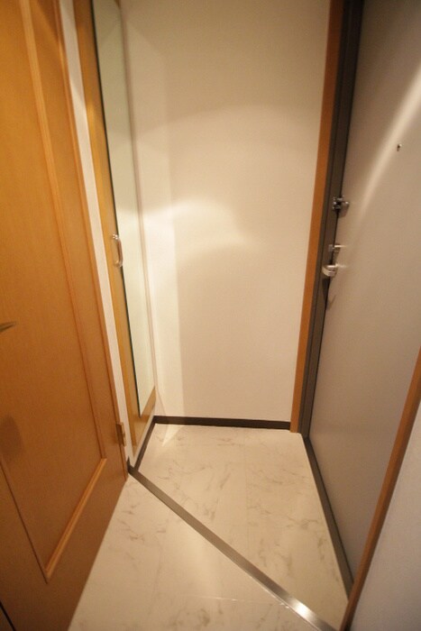 物件内観写真7　(玄関)