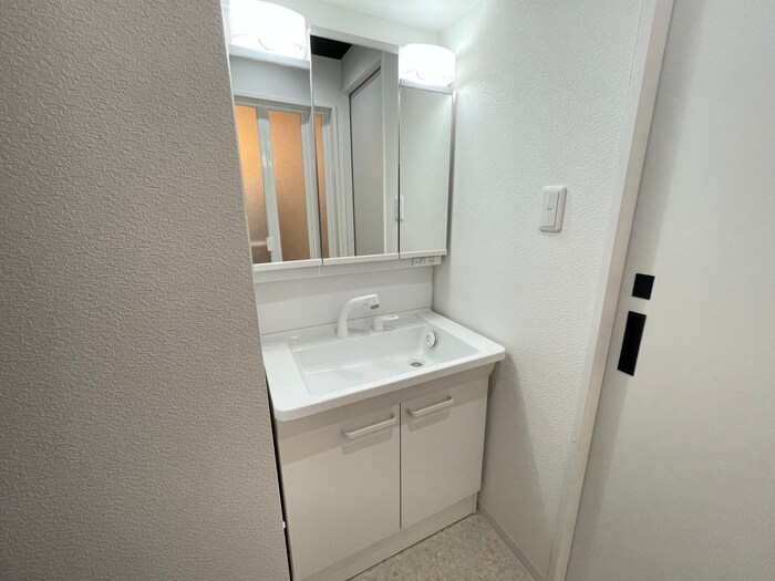 物件内観写真11　(洗面)