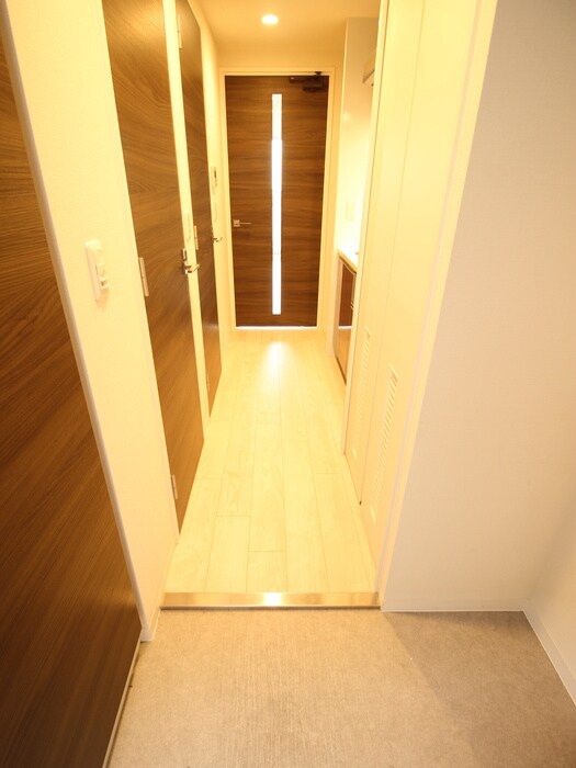 物件内観写真7　(玄関)