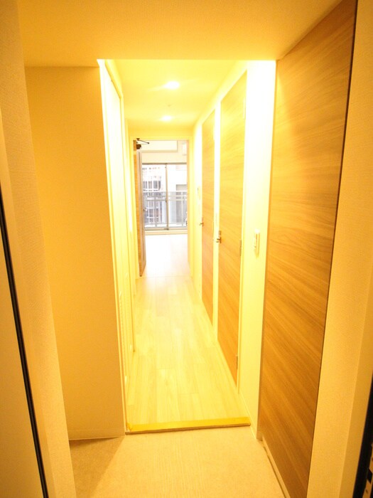 物件内観写真7　(玄関)