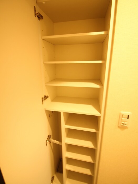 物件内観写真8　(靴箱)