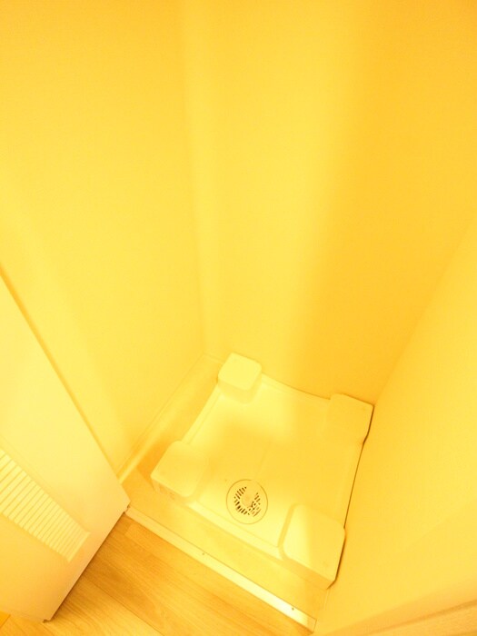 物件内観写真9　(洗濯機置場)