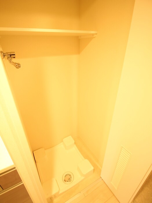 物件内観写真12　(洗濯機置場)