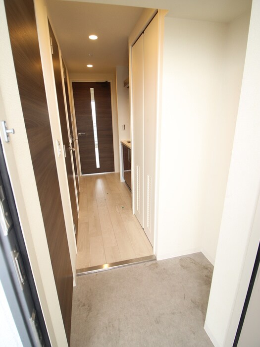 物件内観写真16　(玄関)