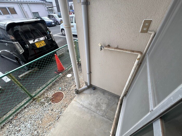 物件内観写真11　(洗濯機置場)