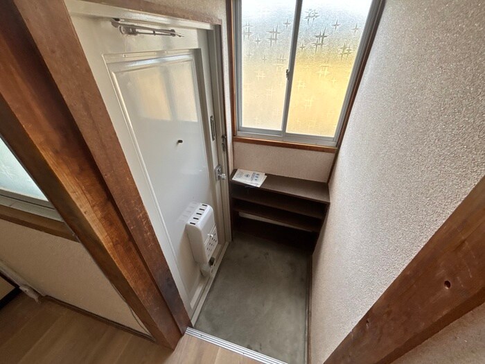 物件内観写真14　(玄関)