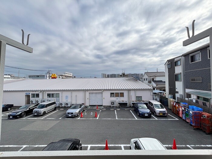 物件内観写真18　(室内からの展望)