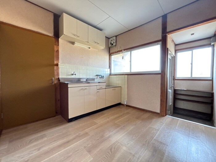 物件内観写真21　(廊下)