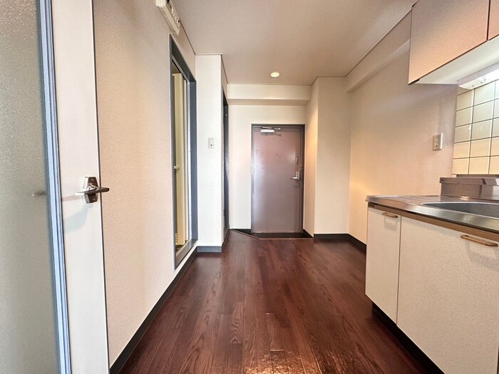 物件内観写真17　(廊下)