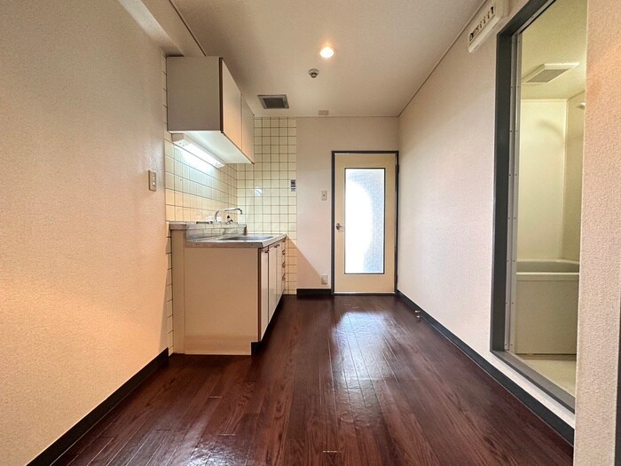 物件内観写真18　(玄関)