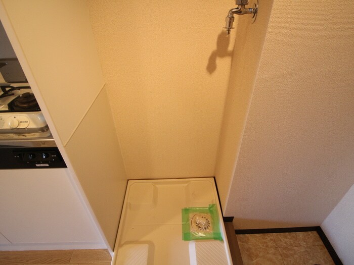 物件内観写真11　(洗濯機置場)