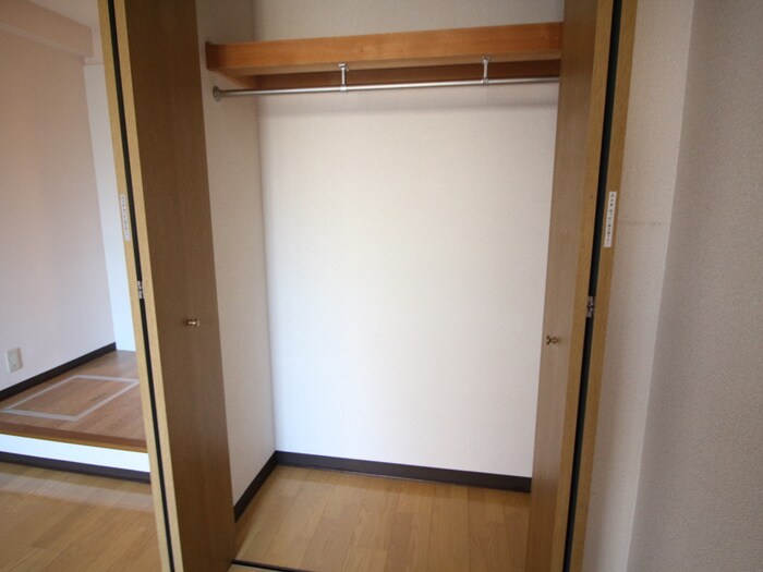 物件内観写真12　(収納)