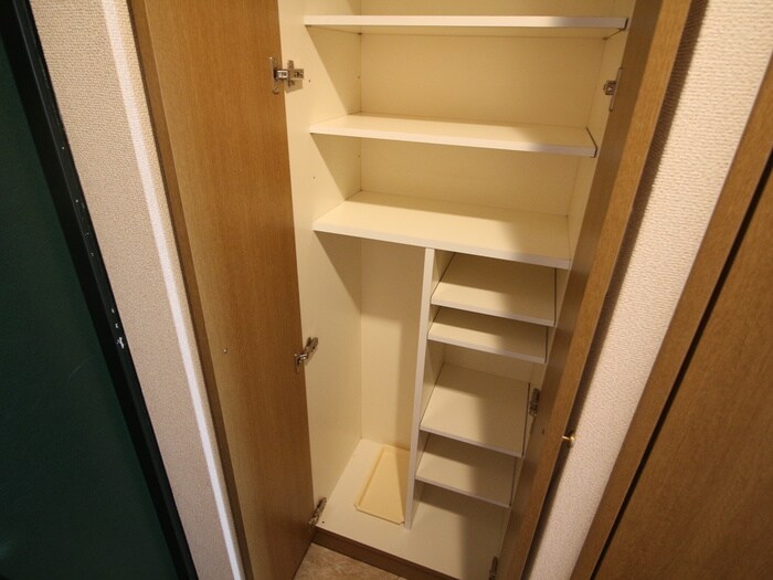 物件内観写真14　(靴箱)