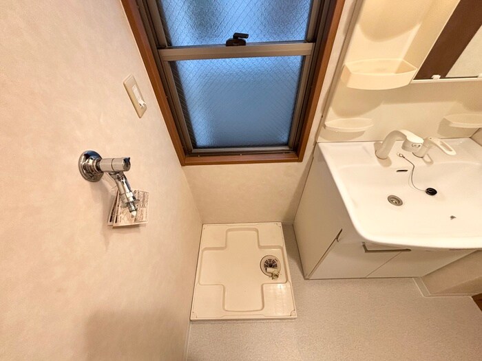 物件内観写真15　(洗濯機置場)