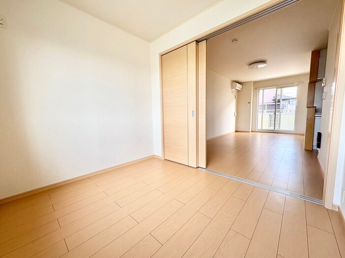 物件内観写真8　(居室)