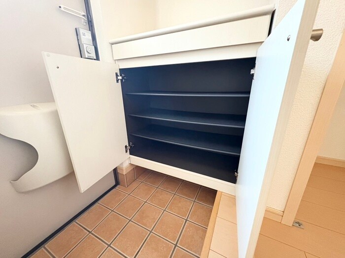 物件内観写真15　(靴箱)