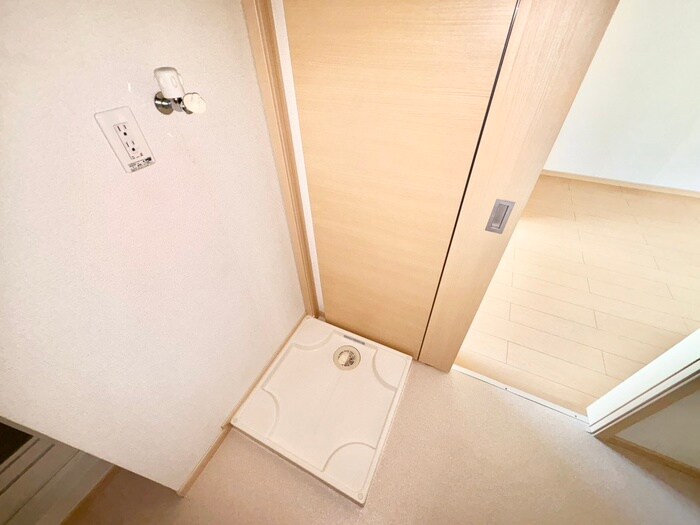 物件内観写真18　(洗濯機置場)